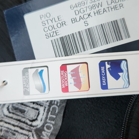 Devon & Jones Pullover - Picture 6 of 6